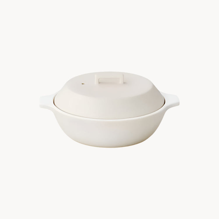 Photo of KAKOMI IH donabe 1.2L / 40oz ( white ) [ KINTO USA ] [ ]